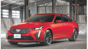 캐딜락, 677마력 ‘CT5-V 블랙윙’ 국내 출시