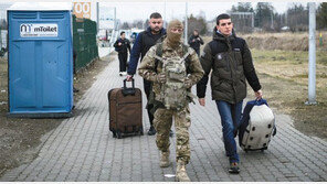 벨라루스 접경 “파병 집결” 軍헬기 굉음… “민간인 떠나라” 검문