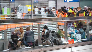 생이별 우크라 피란민 “400만명 될수도”