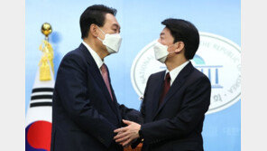 [단독]安 “신뢰 어떻게?” 尹 “종이쪼가리 필요없어, 날 믿어라”…새벽회동 전말