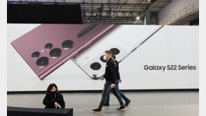 소비자 불만 쇄도하자 백기든 삼성…갤S22 ‘GOS 기능’ 선택권 준다