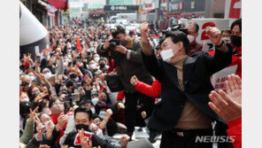 尹 “與, 국민 속이는 게 직업…이재명과 TV토론 창피”