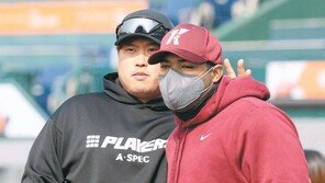 한화-키움 연습경기서 재회한 류현진과 푸이그