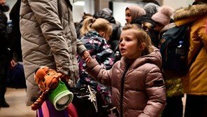 러, 침공 후 미사일 500발 이상 쏴…민간인 1006명 사상