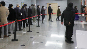 “투표는 해야죠”…사전투표 둘째날, 투표소마다 유권자 발길 계속