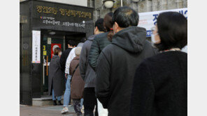 사전투표 마감 1시간 전 35% ‘육박’…오후 5시 누적 34.69%