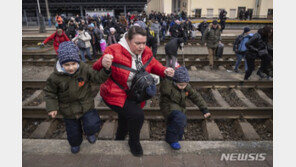 러-우크라, 민간인 대피 위한 인도주의 통로 개설…일시 휴전