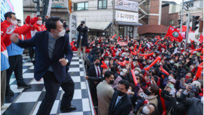 ‘李 본진’ 경기도 찾은 尹 “유능한 경제대통령? 부정부패엔 유능합디다”