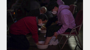 세족식-게임 등 대학가 신입생 환영회 재개…메타버스 공간도 인기