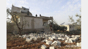 시리아 무장반군, 군용버스 습격 장교 등 13명 살해