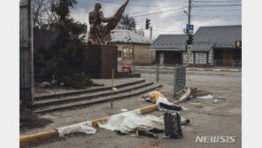 러, 피난가던 우크라인에 박격포 발사…엄마와 두 아이 등 8명 사망