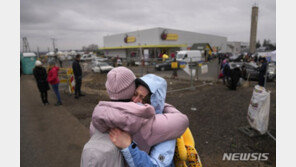 유엔 “우크라 침공 열흘 만에 난민 153만명 발생”