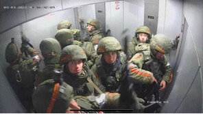 전쟁 중에 엘리베이터를?…전기 끊겨 갇힌 러 군인들