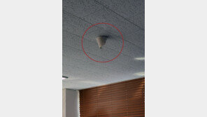 사전투표 5만여장이 선관위 사무국장실에…CCTV는 종이로 가려