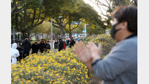 100m 대기줄·가방 투표함…제주 확진·격리자 사전투표 ‘소동