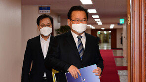 ‘재택치료’ 김총리, 내일 업무 복귀…공개일정 없이 현안 보고받아