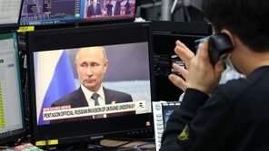 러 국민 눈·귀 가린 푸틴…58%가 “우크라 침공 찬성”