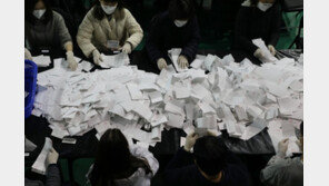 오후 10시 개표율 2.97%…이재명 ‘52.8%’ vs 윤석열 ‘44.1%’