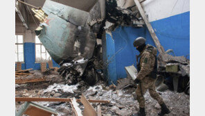 우크라軍에 격추된 러 폭격기 잔해