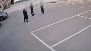 부산 50대 부부 흉기 피살사건 범인…모자 검찰 송치