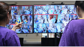 코로나 검사·치료체계 ‘대전환’…현장 “병원 내 감염 위험 우려”