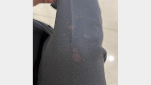 “유명 호텔 생수, 혀 닿자마자 락스 냄새 진동…죽을 뻔”