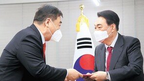 尹 “中 책임있는 역할 기대”… 시진핑 “수교 초심으로” 축전 