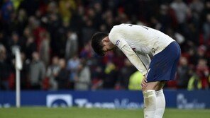 ‘침묵’한 손흥민, 팀 내 최저 평점…“자신감 잃었어”