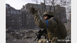 우크라, “러시아의 서쪽끝 군사시설 공격에 35명 사망”