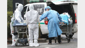 열흘새 코로나로 2001명 숨져… 누적사망 1만명 넘었다 