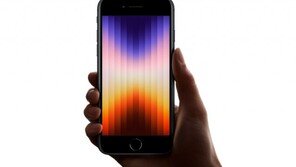 한 손에 쏙, 실속·성능 갖춘 ‘소형 스마트폰’에 주목