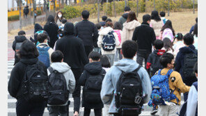 “첫째 확진인데 둘째 보내도 될까”…학부모 뜬눈으로 밤새운다