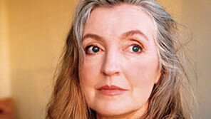 美페미니즘 작가 솔닛 “여성몫 늘면 남성도 혜택”