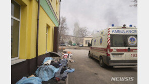 러군 포위 공격 집중된 마리우폴은 “지옥”…탈출 주민들 증언