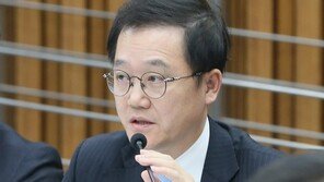 尹 당선인 정책특보 강석훈…박근혜 경제정책 총괄한 ‘거시경제 전문가’