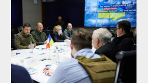 우크라 총리 “러, 우크라에 5000억달러 손해 입혀”