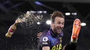 EPL 원정 최다 95골 신기록…케인, 루니 넘고 새 역사