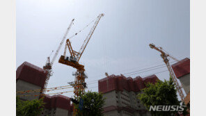 우크라 사태로 건설 원자재 가격 급등…“건축·토목 공사비 상승”