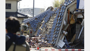 유리창 깨지고, 지붕 무너지고… 후쿠시마 7.4 강진 발생 [청계천 옆 사진관]