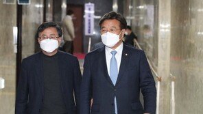 윤호중 “자리 연연 안해…초선 간담회 후 거취 결정”