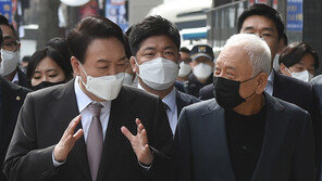 ‘혼밥 않겠다’던 尹당선인, 오늘은 김한길과 점심 식사