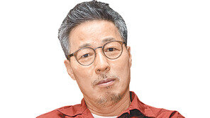 소설가 천명관 영화감독 데뷔작… “똥밭서 투쟁하는 남자 이야기”