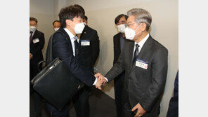 이재오 “대선 이겼으니 이준석 사퇴해야…패한 이재명은 1년여 해외로”