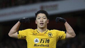 황희찬 리즈전 출격가능, 라즈 감독의 선택은