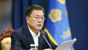 文, ‘흥남철수 영웅’ 로버트 러니 제독 추모 “오래도록 기억”