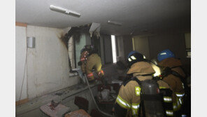 잠실 학원 에어컨 배관 화재로 50여명 긴급 대피…인명 피해 없어