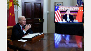 바이든 “中, 러 군사·경제 지원 안돼”…시진핑 “우린 중립적 위치”