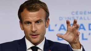 佛마크롱 “러시아 우크라 침공, 나토에 전기충격”