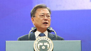 文대통령 “의용소방대, 깊은 존경…복리 증진할 것”