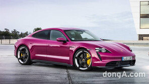 ‘작년 역대 최대 실적’ 포르쉐, 전동화 전략 가속… “2030년 전기차 비중 80%↑”